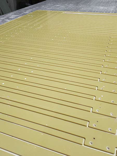 Lavorazioni-materiali-in-vetroresina-plastica-legno
